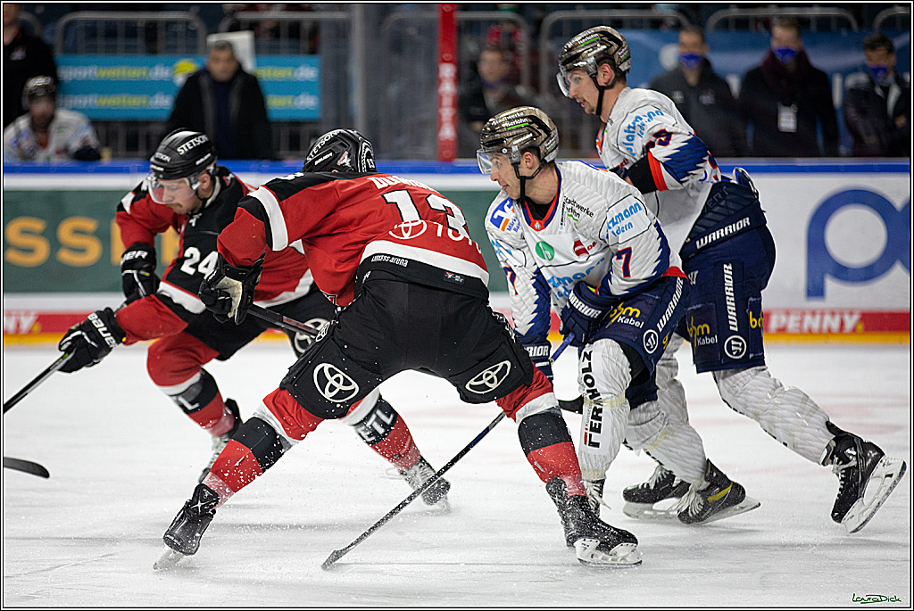 PENNY DEL;  Koelner Haie - Iserlohn Roosters; Koeln, 01.03.2022